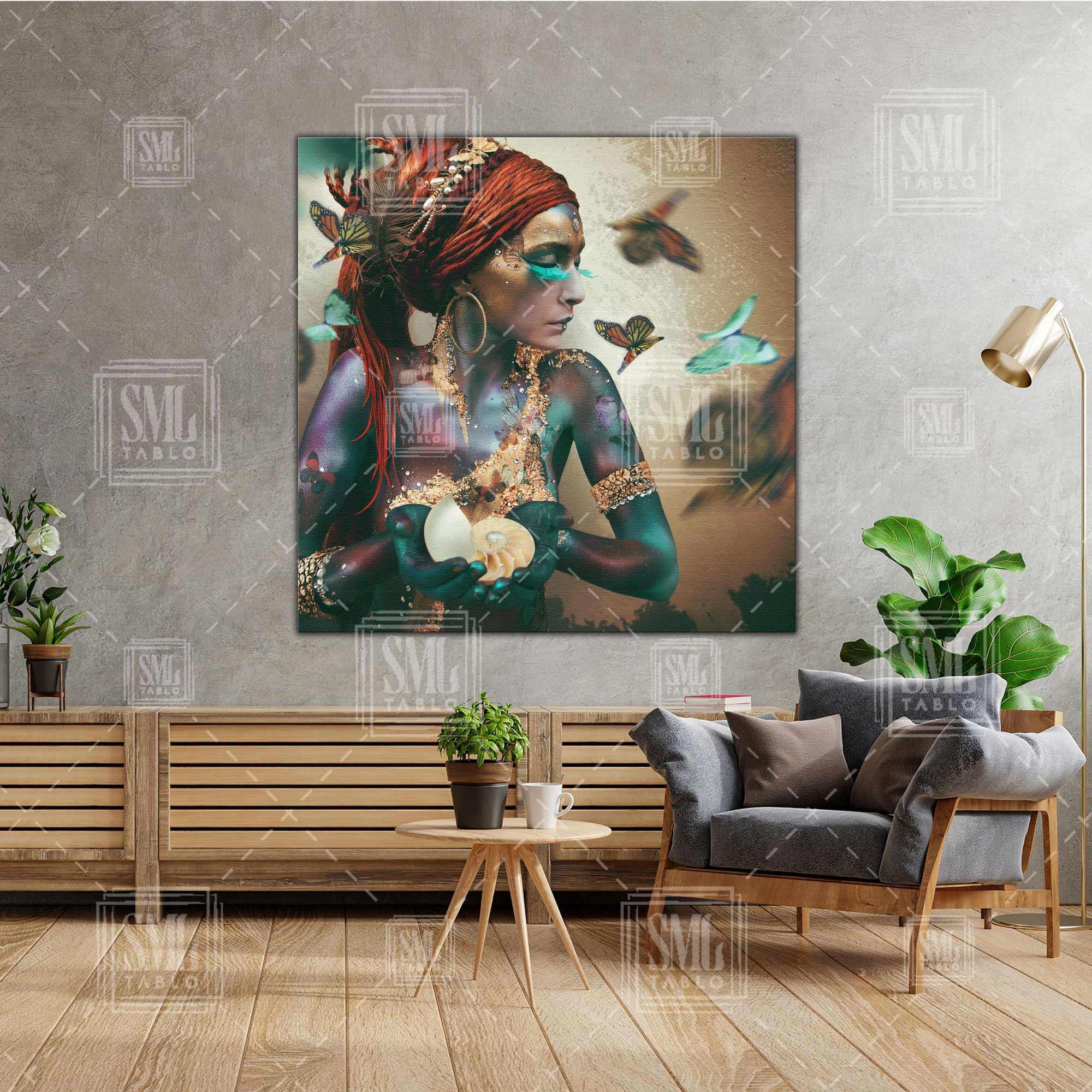 Altın Makyajlı Esarplı Doğa Kadın Model Manken Hayvan Kare Kanvas Tablo Altın Makyajlı Esarplı Doğa Kadın Model Manken Hayvan Kare Kanvas Tablo