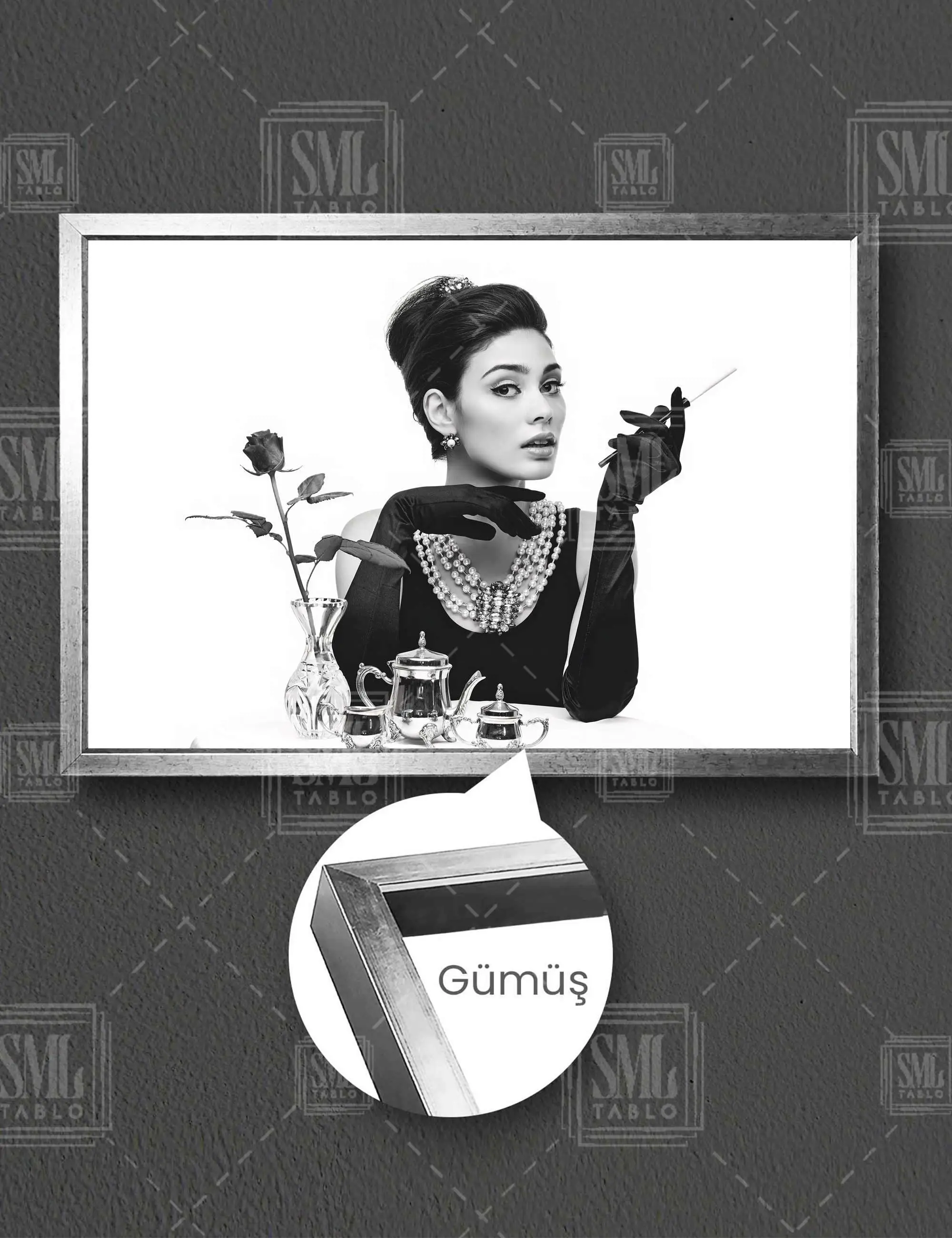 Audrey Hepburn Breakfast at Tiffanys Filmi Çerçeveli Yatay Kanvas Tablo - Gümüş