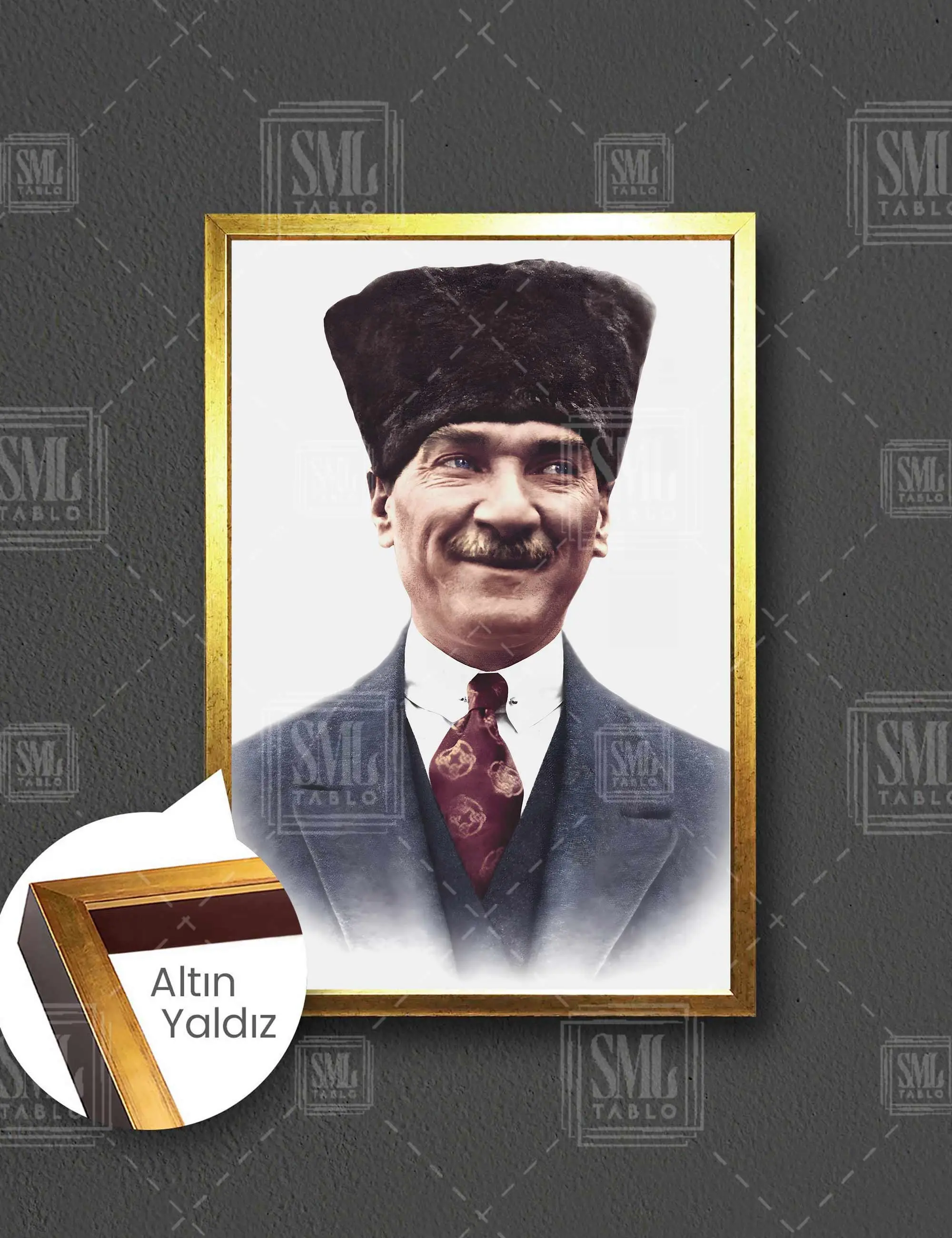 Gazi Mustafa Kemal Atatürk Gülümseyen Kalpaklı Karizma Çerçeveli Dikey Kanvas Tablo