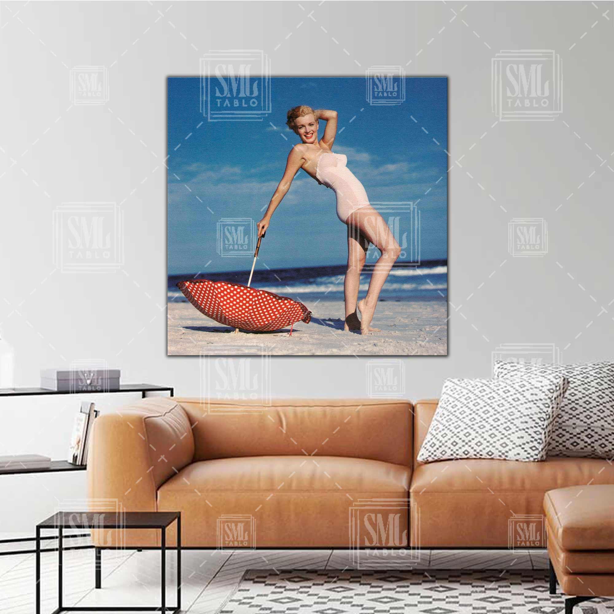 Kırmızı Şemsiyeli Marilyn Monroe Sahil Tatil Kumsal Kadın Modern Kare Kanvas Tablo Kırmızı Şemsiyeli Marilyn Monroe Sahil Tatil Kumsal Kadın Modern Kare Kanvas Tablo