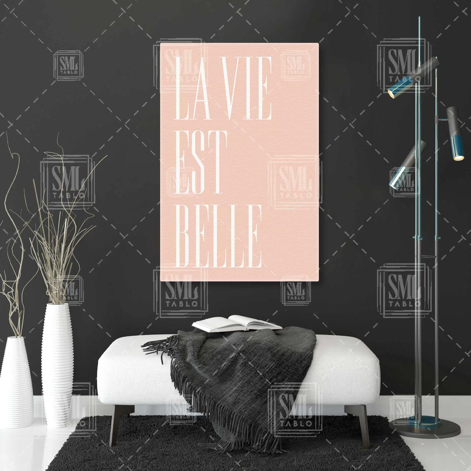 La Vie Est Belle Pembe Tipografik Dikey Kanvas Tablo