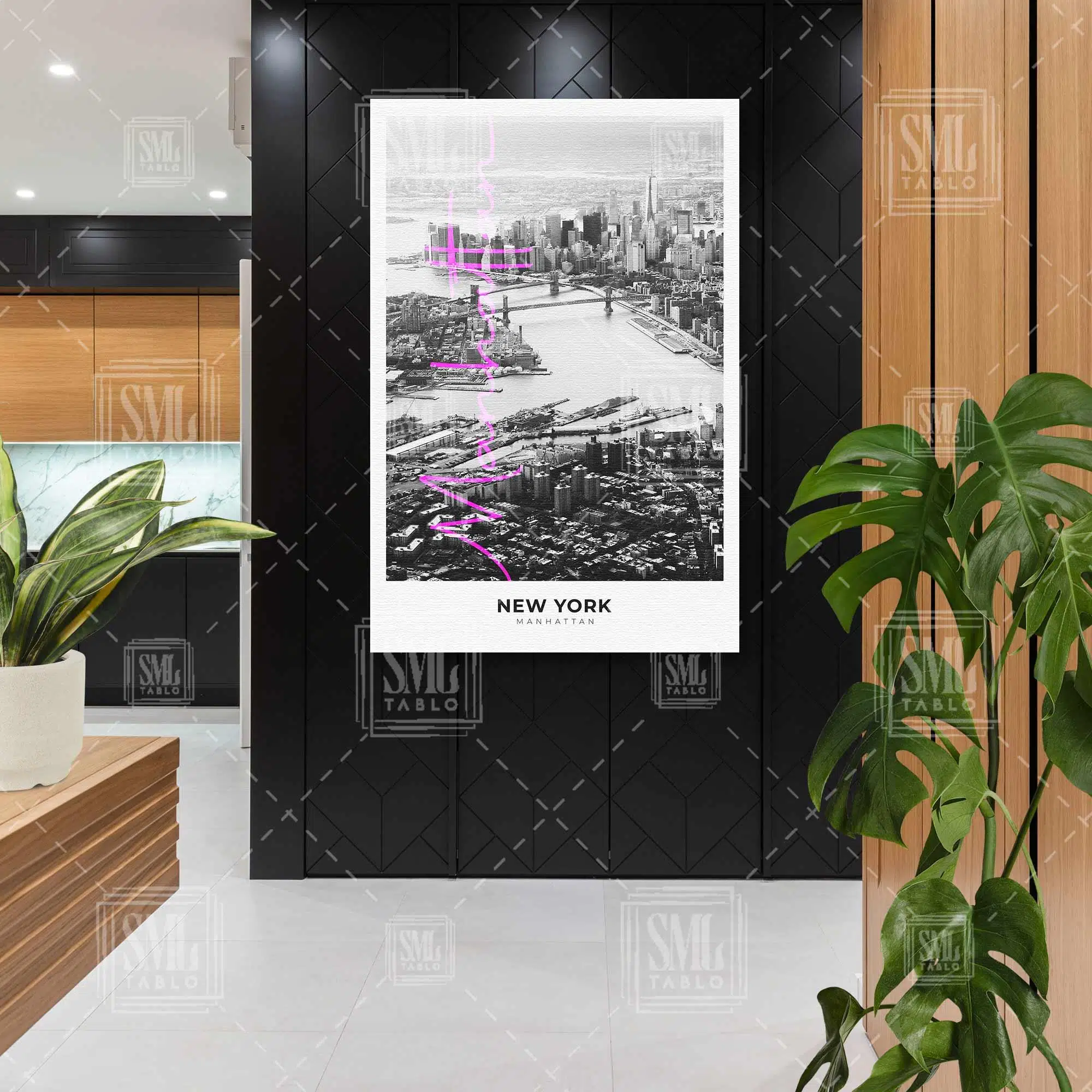 Newyork Manhattan Şehir Manzarası Neon Pembe Yazı Detaylı Dikey Kanvas Tablo