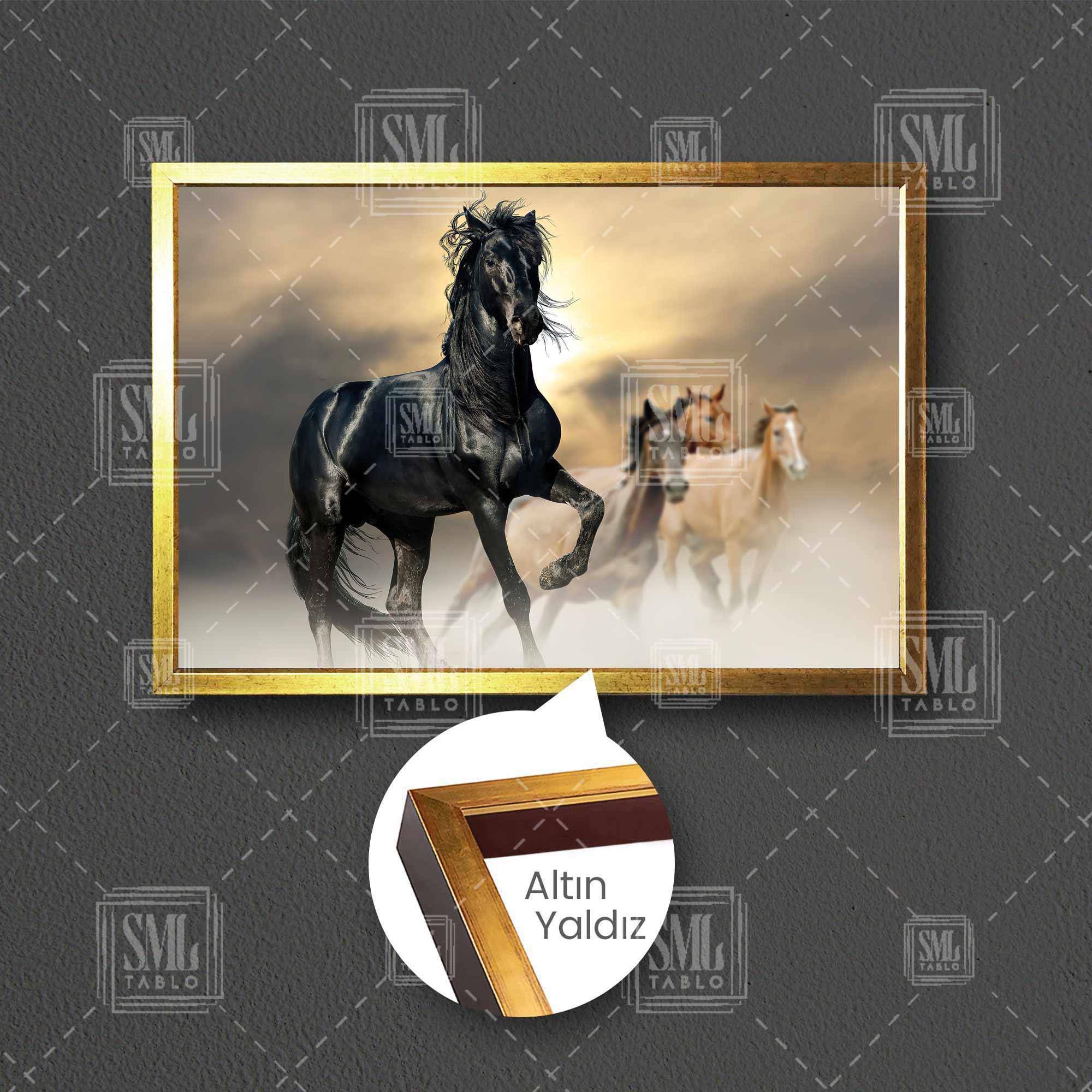 Koşan Atlar Siyah At Asalet Manzara Hayvan Çerçeveli Yatay Kanvas Tablo Koşan Atlar Siyah At Asalet Manzara Hayvan Çerçeveli Yatay Kanvas Tablo