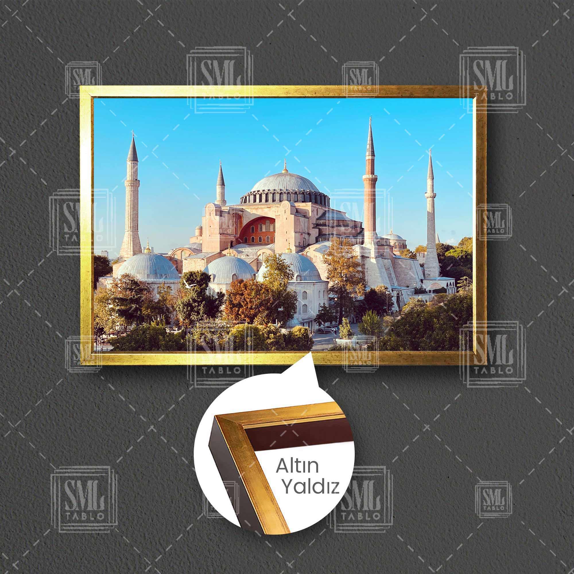 Istanbulun Simgesi Ayasofya Manzarası Çerçeveli Yatay Kanvas Tablo Istanbulun Simgesi Ayasofya Manzarası Çerçeveli Yatay Kanvas Tablo