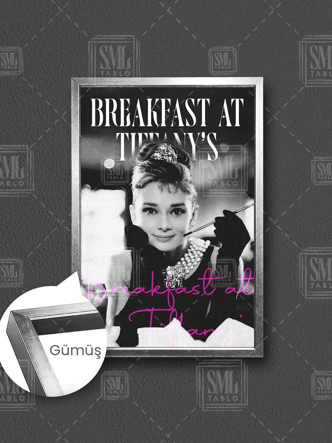 Breakfast At Tiffanys Filmi Audrey Hepburn Efsane İkon Kadın Çerçeveli Dikey Kanvas Tablo - Gümüş