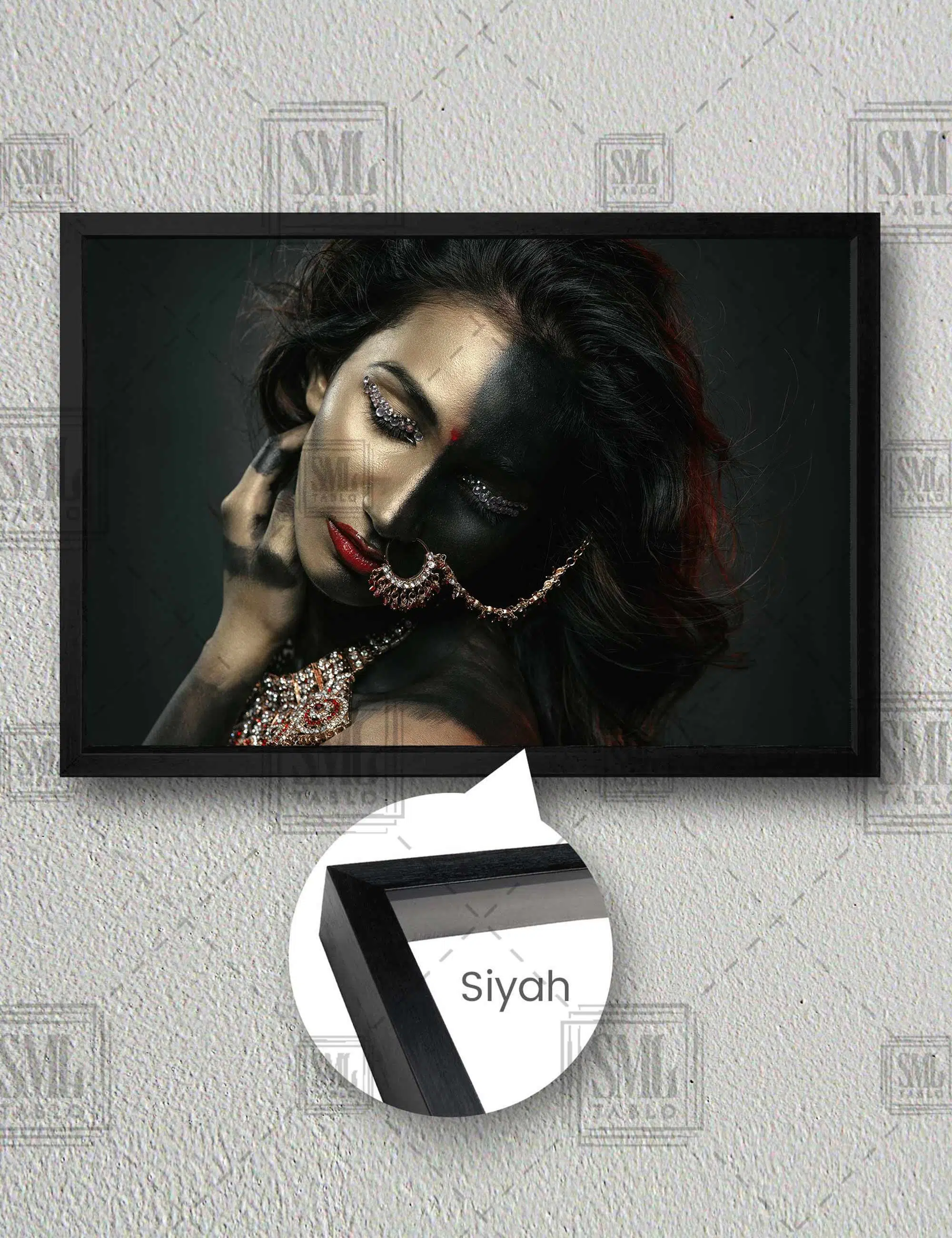 Pırlanta Takılı Kadın Makyaj Woman Yatay Çerçeveli Kanvas Tablo - Siyah