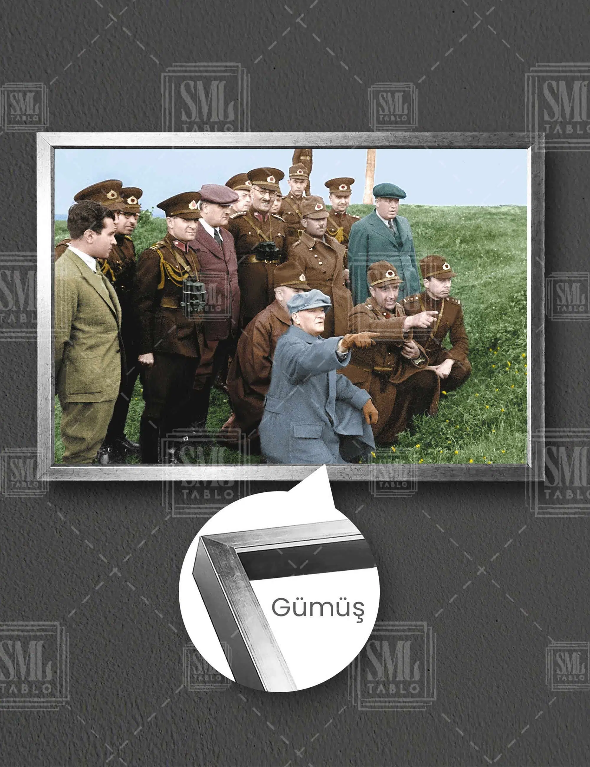 Atatürk Ve Askerler Toplu Çekim Fotoğraf Nostalji Yatay Çerçeveli Kanvas Tablo - Gümüş