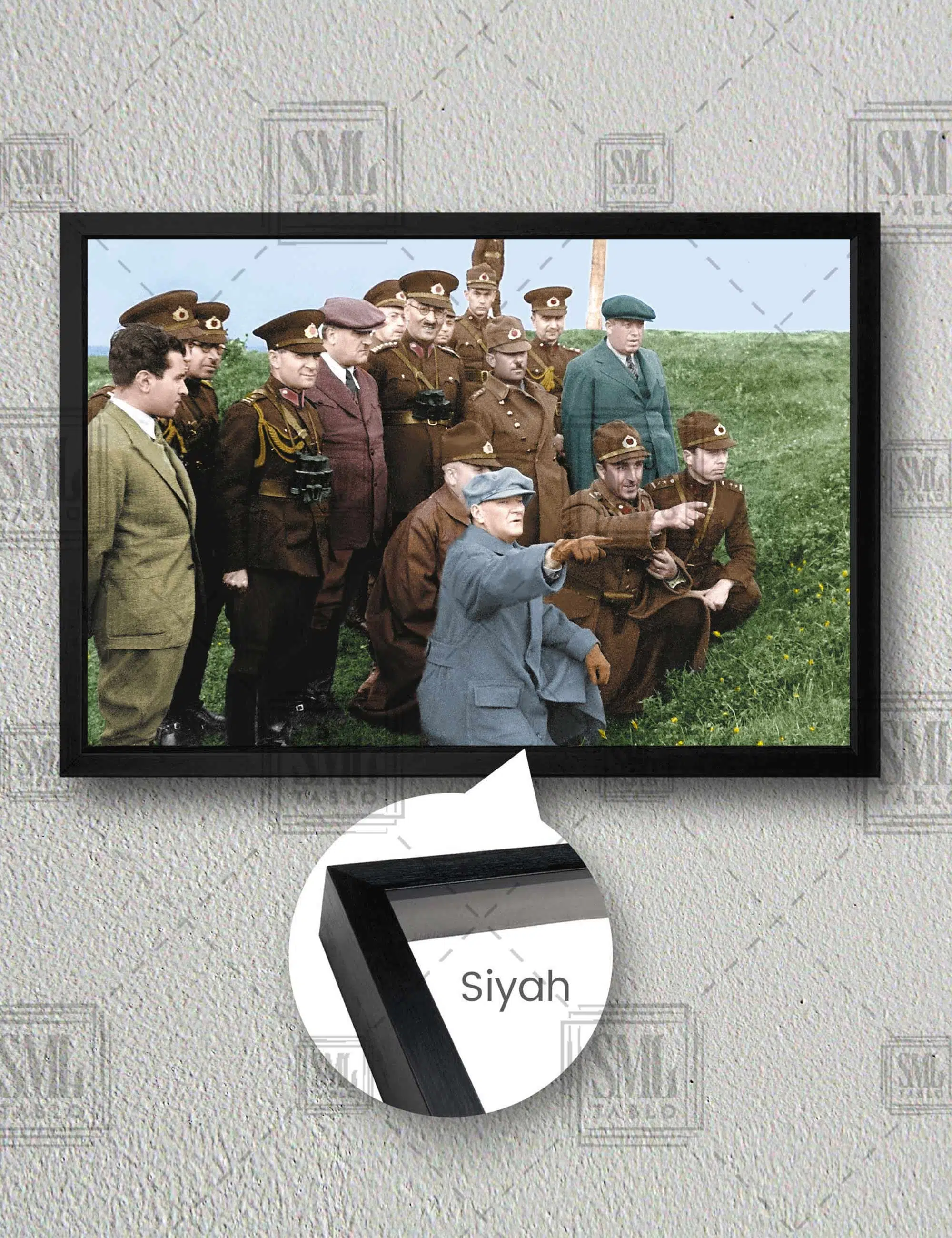 Atatürk Ve Askerler Toplu Çekim Fotoğraf Nostalji Yatay Çerçeveli Kanvas Tablo - Siyah