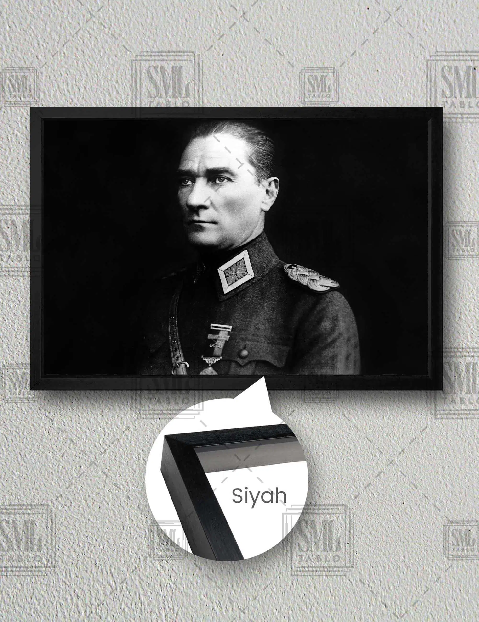 Mustafa Kemal Atatürk Askeri Üniforma Arka Plan Siyah Yatay Çerçeveli Kanvas Tablo - Siyah