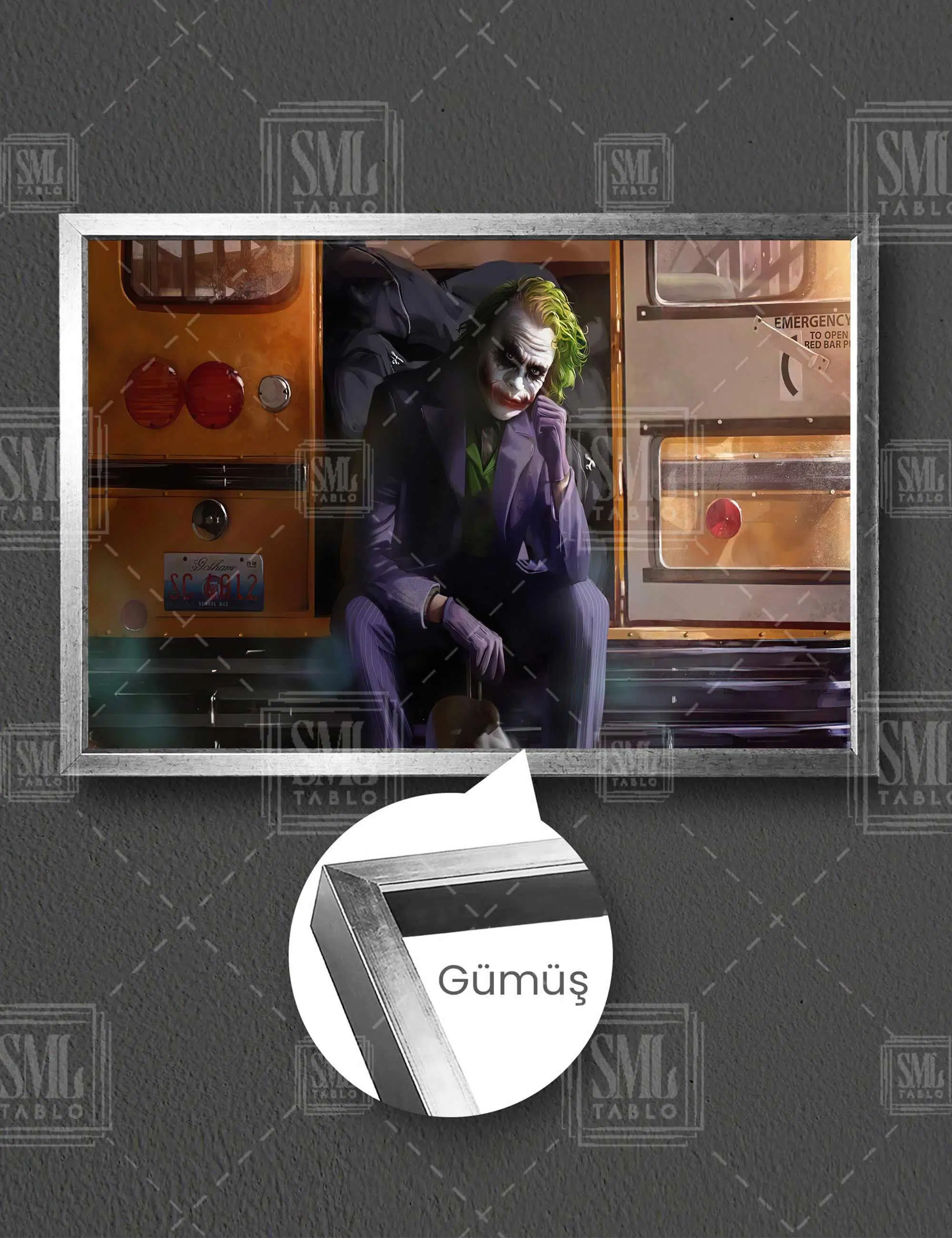Otobüsün Arkasında Oturmuş Mor Elbisel Joker Batman Film Art Dekor Yatay Çerçeveli Kanvas Tablo - Gümüş