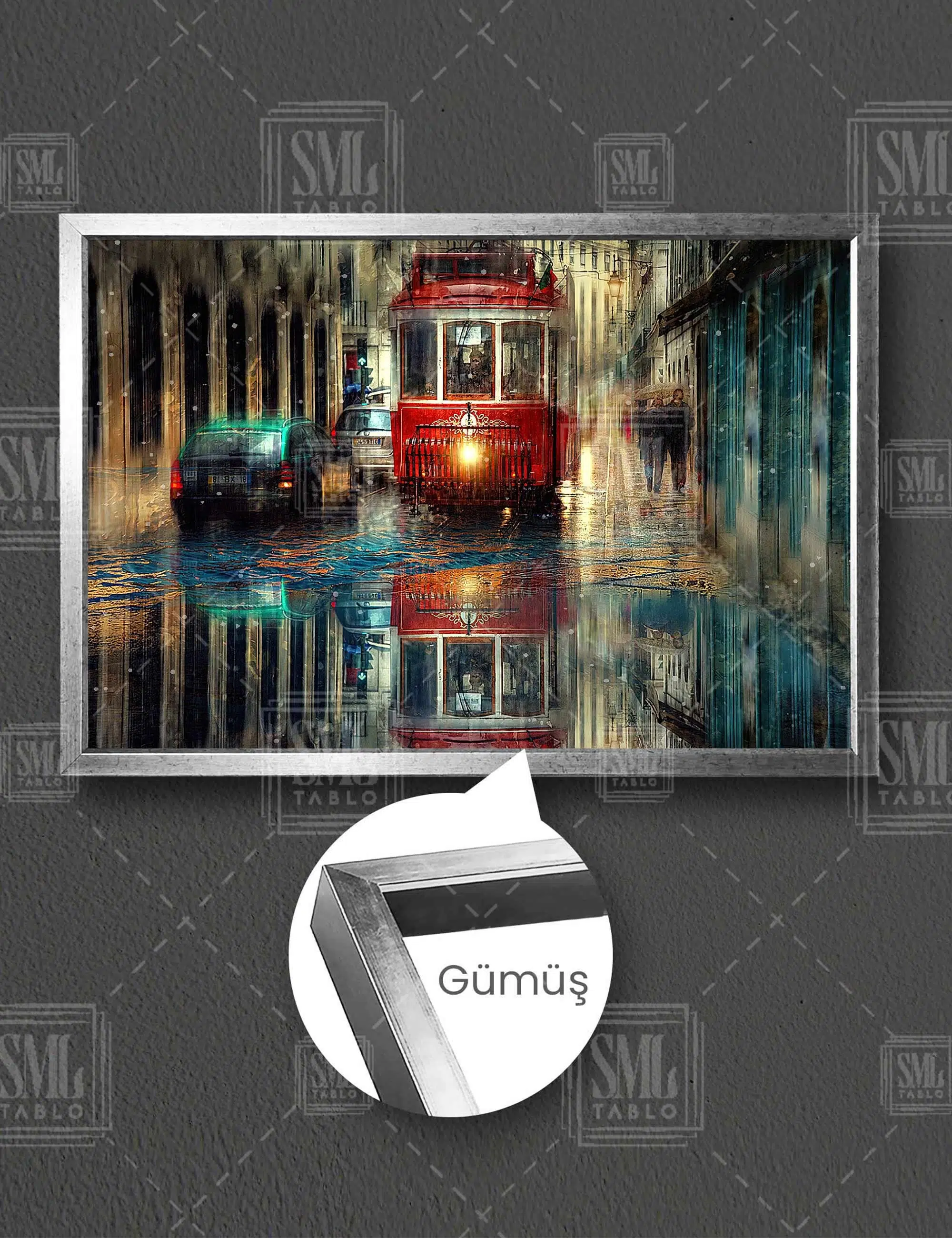 Yağmurlu Havada Sokak Arasından Geçen Kırmızı Tramvay Yatay Çerçeveli Kanvas Tablo - Gümüş
