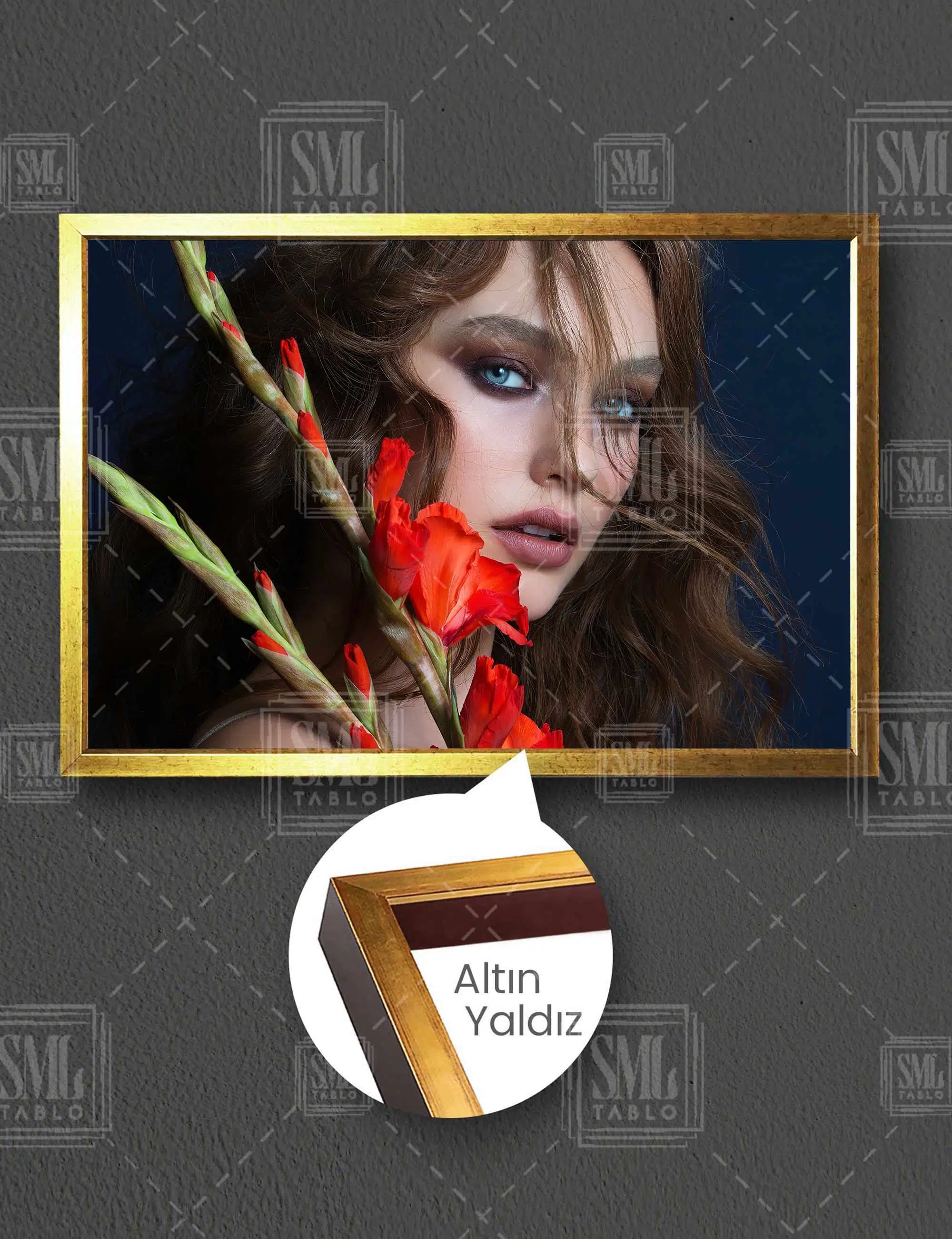 Kırmızı Çiçekli Ve Mavi Gözlü Kadın Bordo Ruj Make Up Yatay Çerçeveli Kanvas Tablo