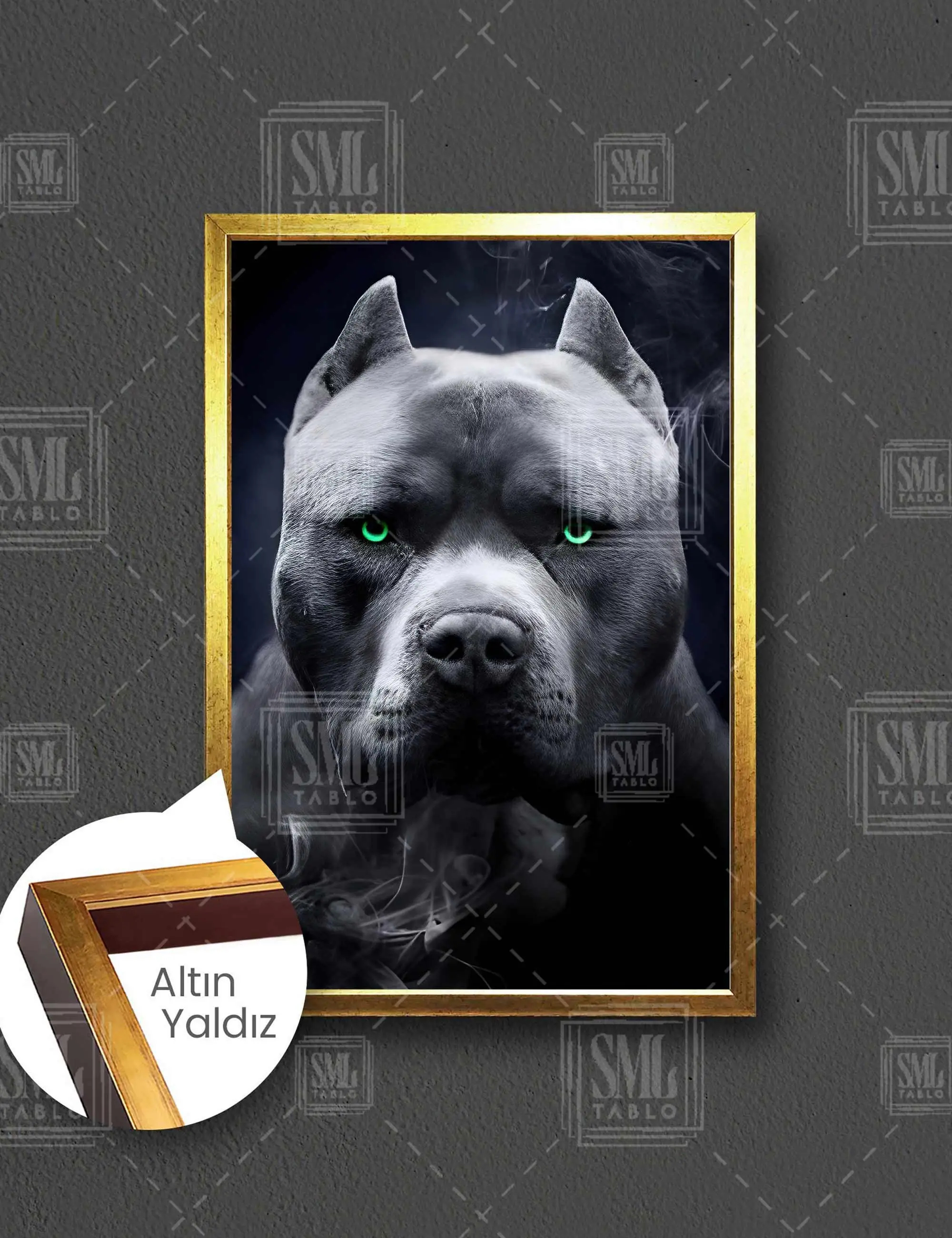 Yeşil Gözlü Pitbull Asi Köpek Irkı Etrafında Dumanlar Çerçeveli Dikey Kanvas Tablo