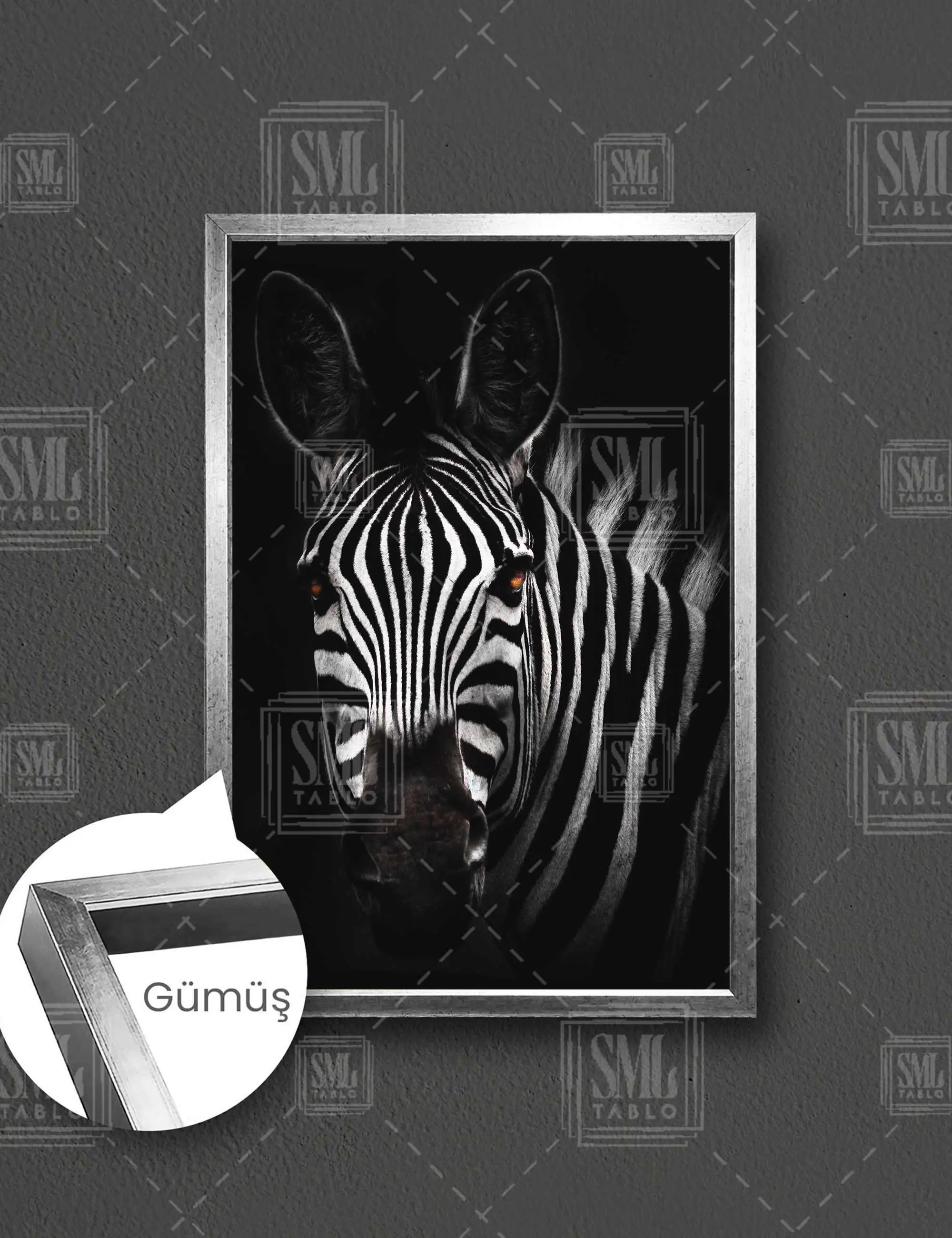 Zebra Çizgili Asil Hayvan Orman Doğa Çerçeveli Dikey Kanvas Tablo - Gümüş